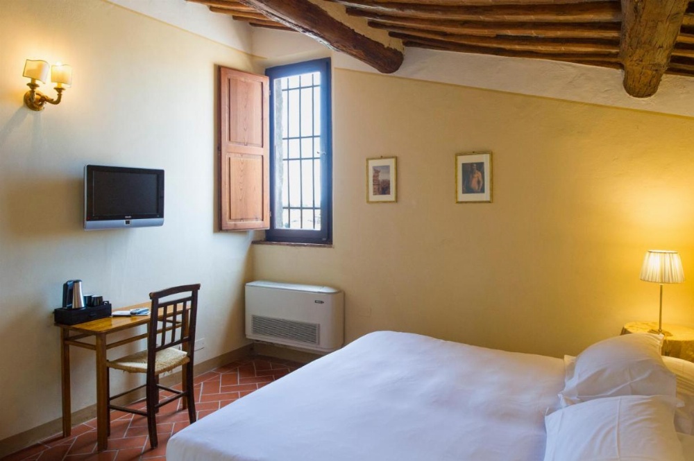 Room image 3